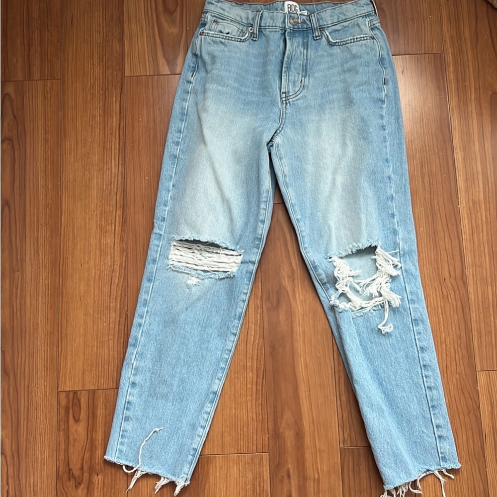 Urban outfitters rip jeans